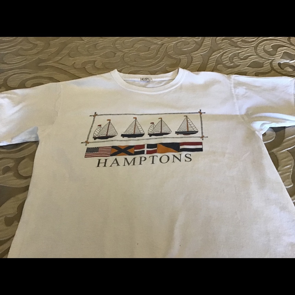 JOHN GULT white tee, size 0-small, logo HAMPTONS and ships